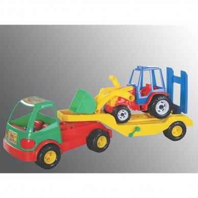 Mašina tralas su traktoriumi